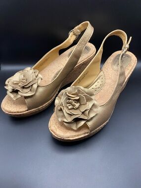 B.O.C Born Concept Floral Wedge Sandals